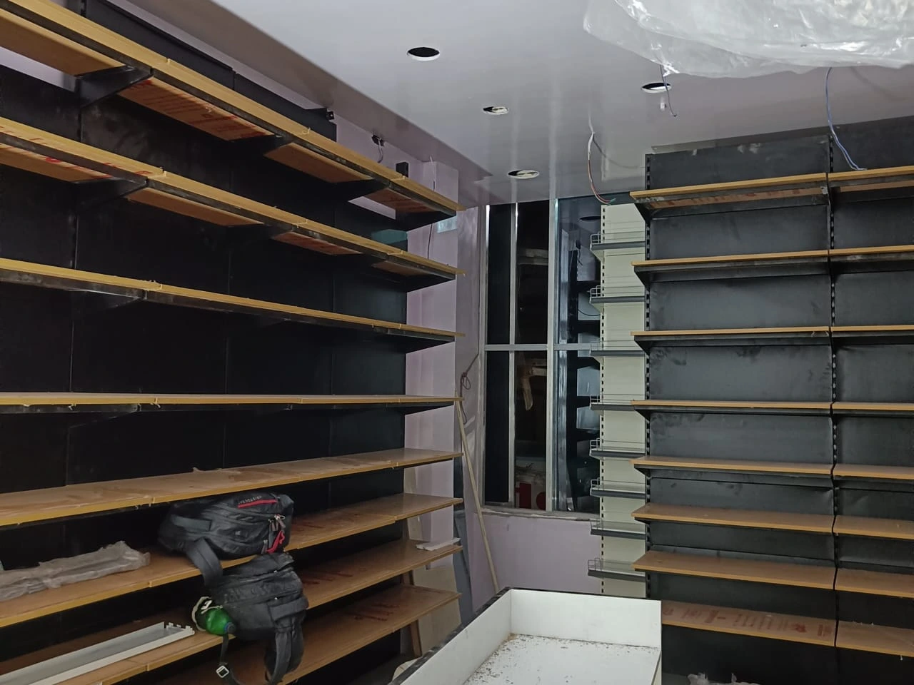 132230035_garment display racks installation jhansi4.webp